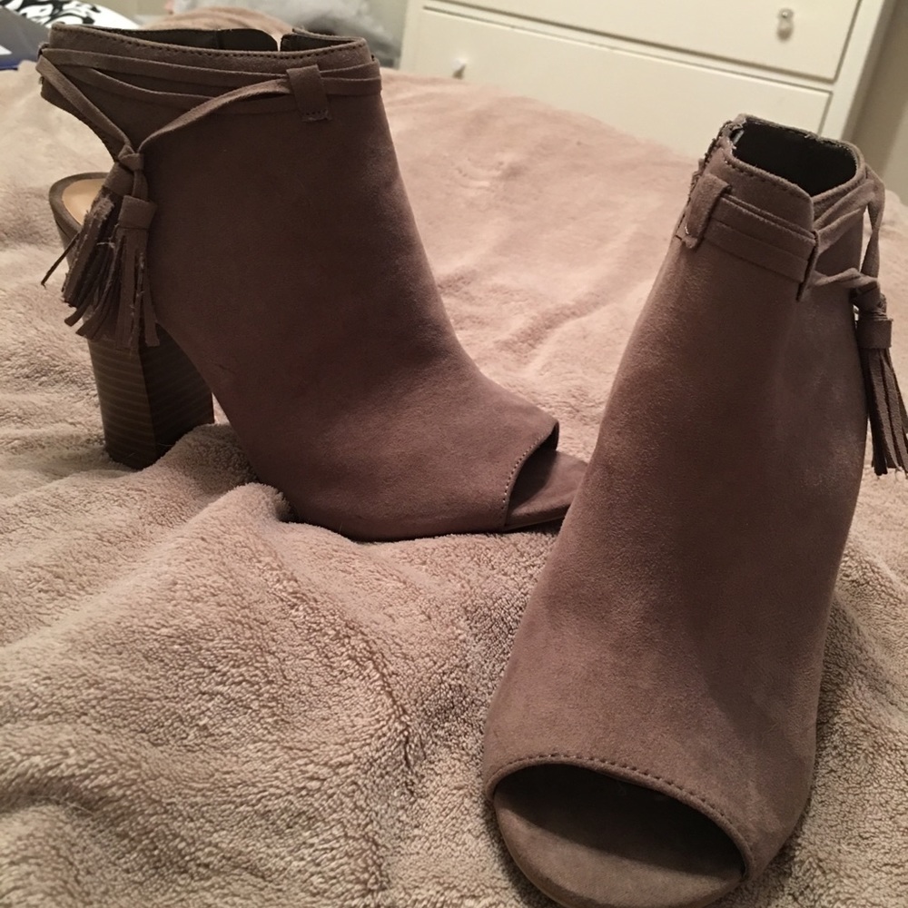 Bamboo booties size 7 1/2
